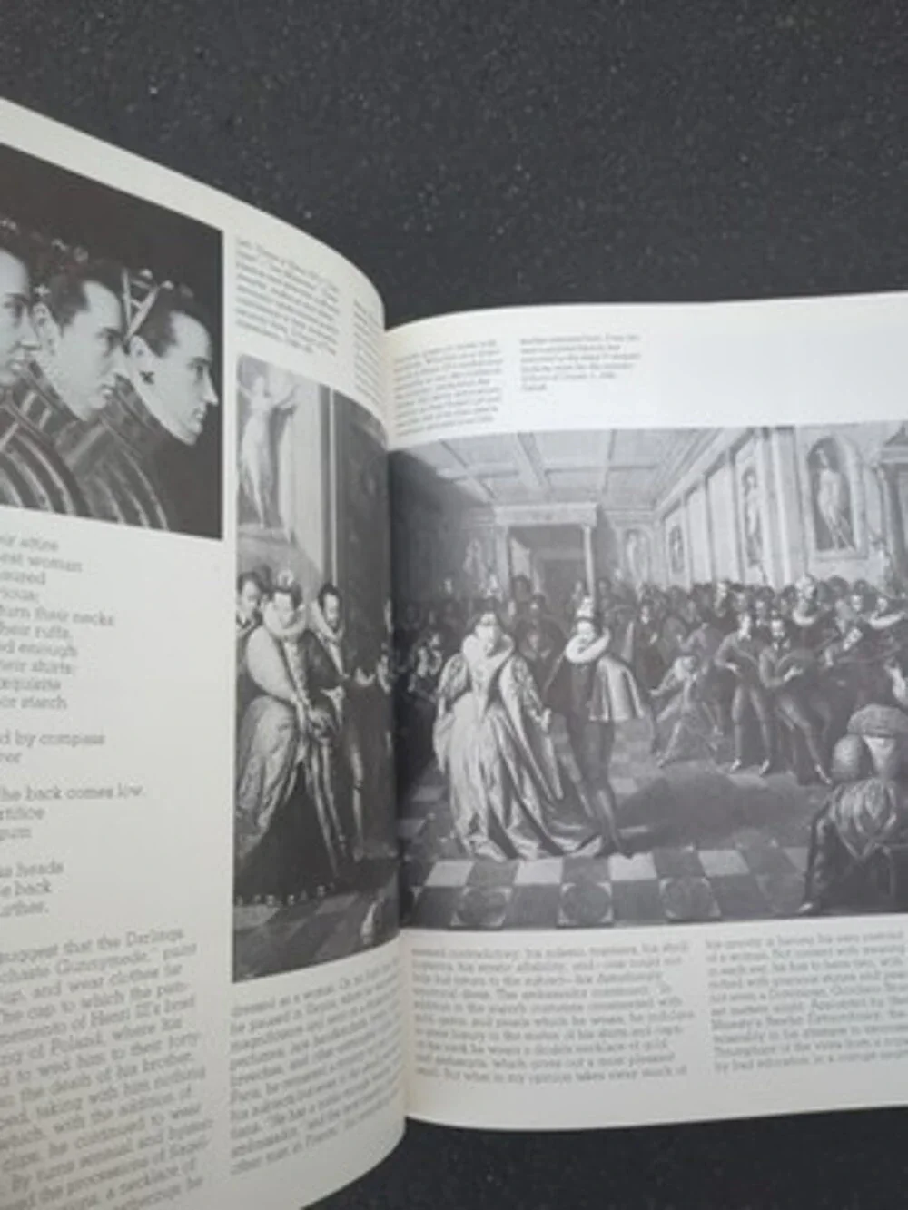 Fashion the Mirror of History by Michael Batterberry and Ariane Batterberry...